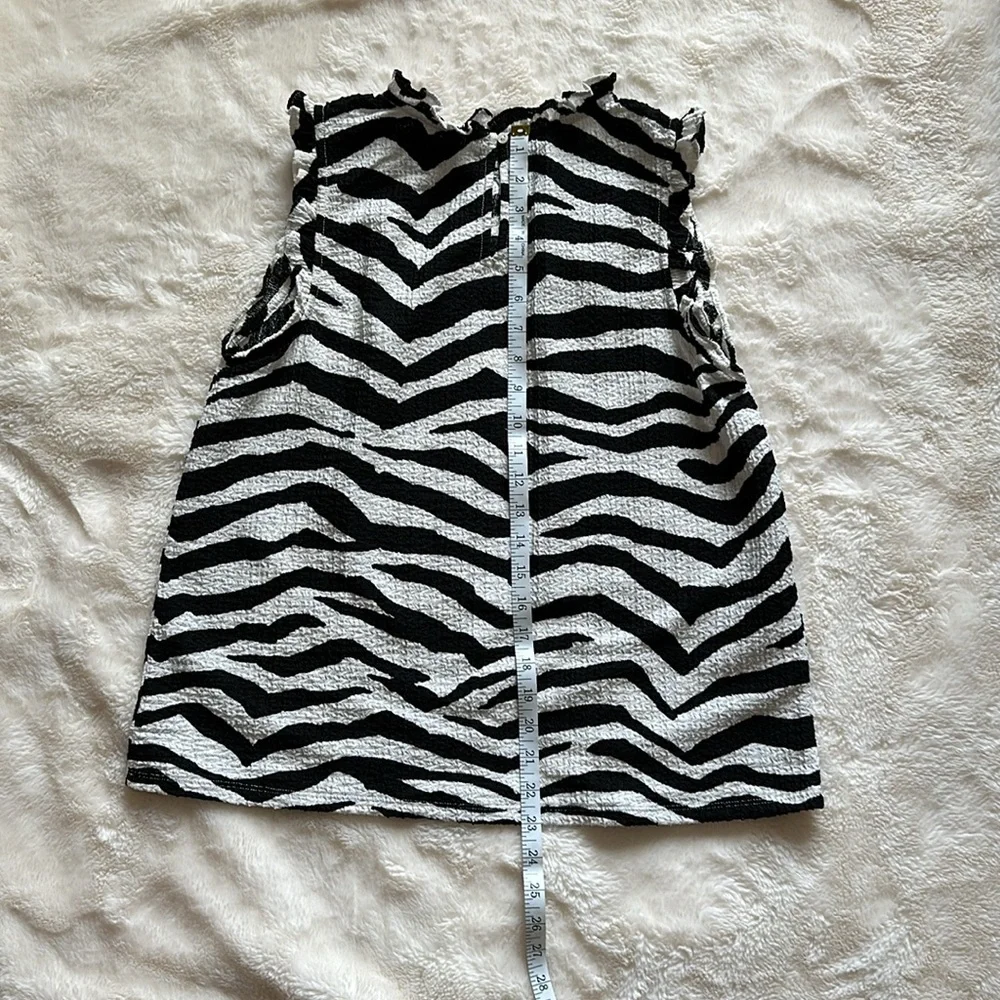 Loft zebra print sleeveless top. Size M - Picture 4 of 6